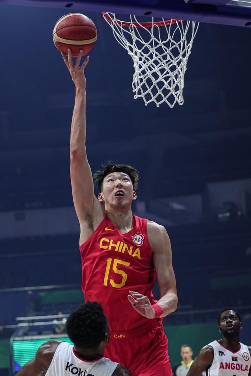他曾在